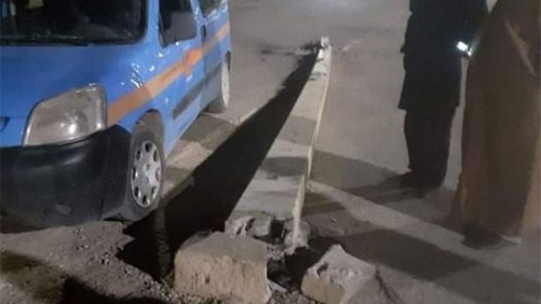 أعمدة كهربائية منصوبة حديثا تتهاوى على المارة بوهران