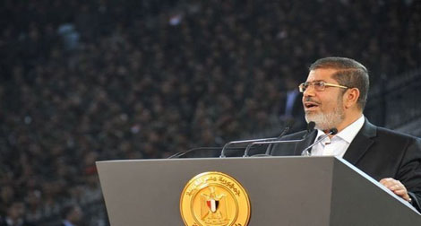 Morsi devant ses partisans:”L'Égypte sur la voie de la démocratie”