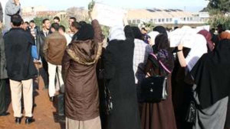 ‮”‬لونباف‮”‬‭ ‬يستنكر‭ ‬تصنيف‭ ‬المعلمين‭ ‬وأساتذة‭ ‬الطور‭ ‬الأساسي‭ ‬في‭ ‬مسودة‭ ‬القانون‭ ‬الجديد