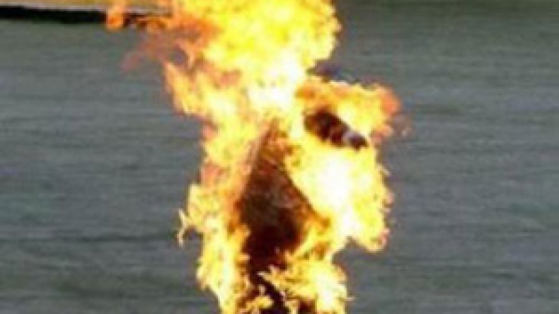 مهندس دولة “بطّال” يحرق نفسه أمام أنظار والي عين تموشنت!