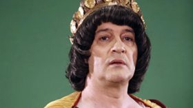 صوروني في المسبح “بنادي الصنوبر” فأقسمت على عدم العودة