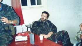 عقيد مقاتل ..أوقع بـ 2000 ارهابي من ذباحي الأطفال ومغتصبي النساء