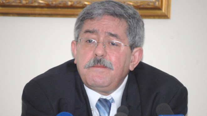 اعتراف أويحيى بنفوذ “المافيا المالية” سيضرب سمعة الجزائر في العمق