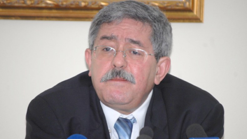 اعتراف أويحيى بنفوذ “المافيا المالية” سيضرب سمعة الجزائر في العمق