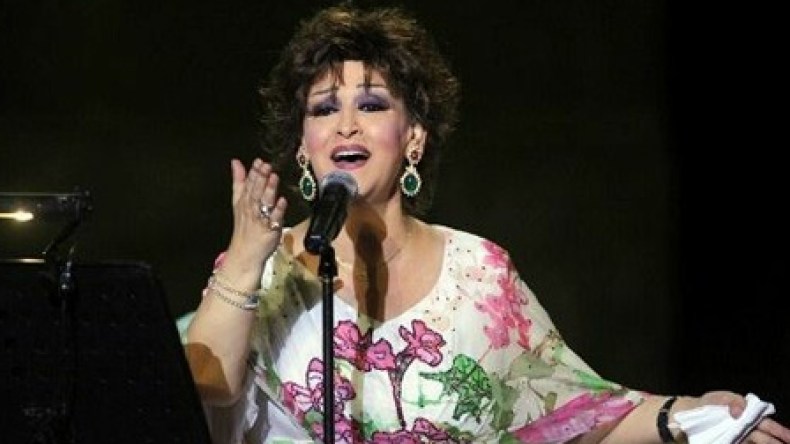 استقبال شعبي ورسمي وفني لجثمان وردة الجزائر