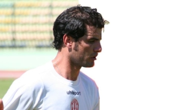 المدافع واسطي يعود وينضم لمولودية وهران