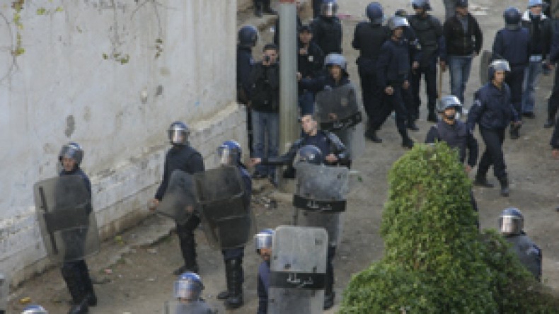 ولد قابلية للشروق: أمرت مصالح الأمن بضبط النفس وعدم استفزاز المحتجين