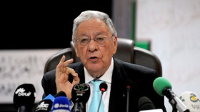 ولد عباس “يستجوب” سيناتورا دعا إلى إقالة بن غبريط!