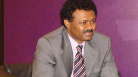 رئيس المريخ غاضب من اللاعبين ويدعوهم للتركيز أمام العلمة