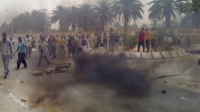 من يصب البنزين على الجنوب