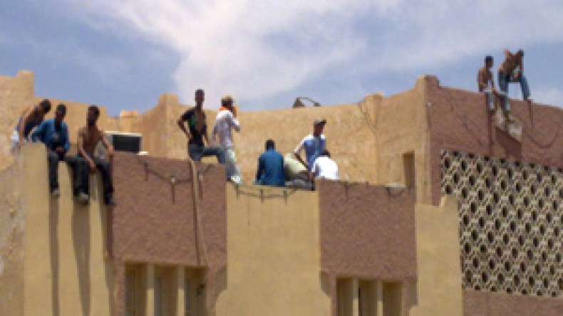 بطالون يحاولون الانتحار جماعيا بورقلة ‬