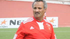 م.وهران: شريف الوزاني غير راض عن الأداء ويطالب بعمل أكب