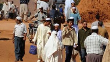 Algerian women and children exploited by weapons smuggling