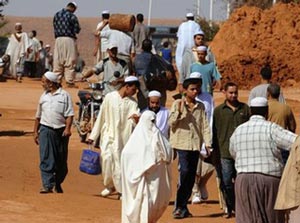 Algerian women and children exploited by weapons smuggling