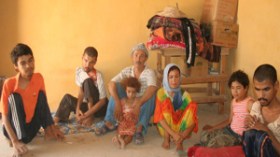 عائلة‭ ‬من‭ ‬خمسة‭ ‬معاقين‭ ‬على‭ ‬وشك‭ ‬الموت‭ ‬بالوادي