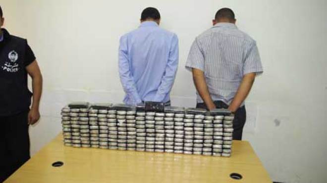 الجزائر: الإطاحة بشبكة دولية لتهريب الكيف المغربي نحو ليبيا