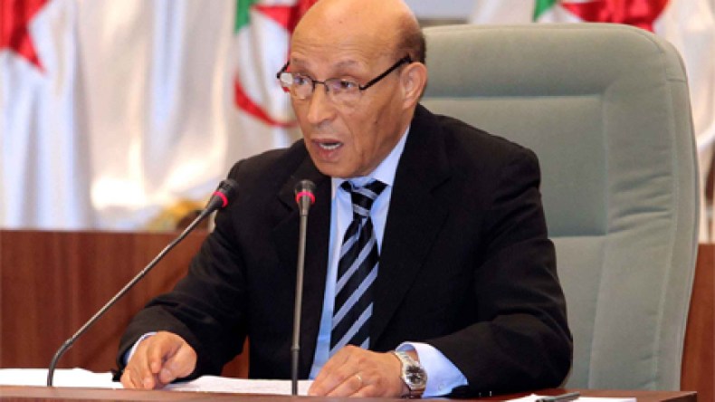 ولد خليفة يدعو إلى تدارك تأخر الجزائر معلوماتيا