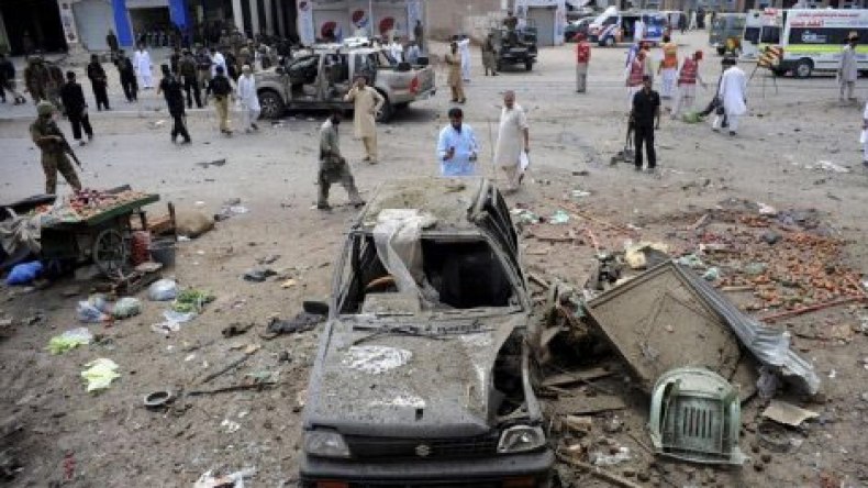 15 قتيلا في انفجار سيارة مفخخة قرب بيشاور في باكستان
