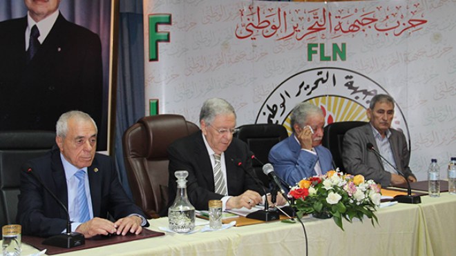 3 وزراء يدخلون مكتب ولد عباس