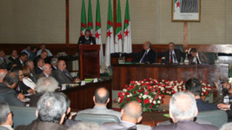 ولد‭ ‬قابلية‭ ‬يأمر‭ ‬الولاة‭ ‬بقطع‭ ‬دابر‭ ‬التزوير