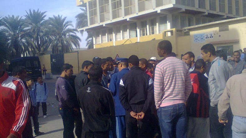 جامعيون يحاصرون الرئيس المدير العام لمجمع سوناطراك بحاسي مسعود