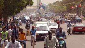 البوركينابيون يفضلون مساندة نسور مالي على “الخضر”