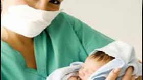 تعقيدات الولادة تقتل 700 امرأة داخل قاعات التوليد