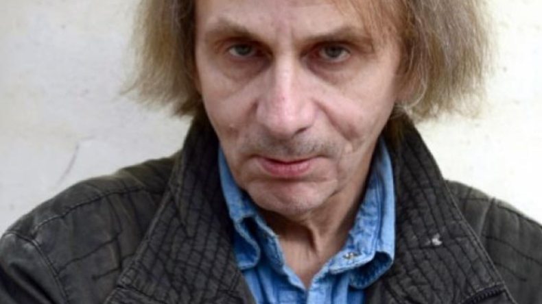 كاتب فرنسي: التعامل الإعلامي الغربي مع الإسلام يتّسم “بالهوس”