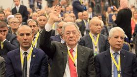 Ould Abbes procède à un remaniement du bureau politique du FLN