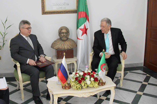 Accord de partenariat entre le FLN et le parti de Poutine