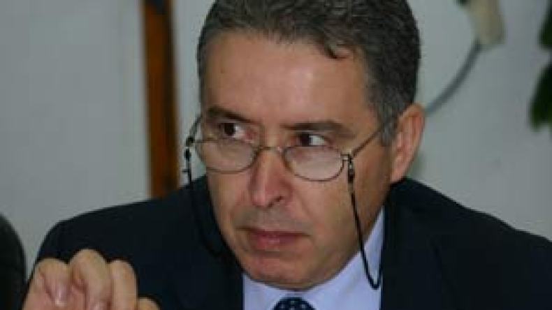 الزاوي فشل في التسيير ولا علاقة لإقالته بأدونيس وبن شيكو