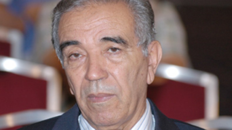 بوتفليقة يأمر بمراجعة قانوني الأحزاب و الجمعيات وتقليص وثائق الملفات الإدارية