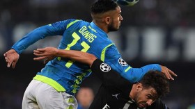 أوناس يخطف الأضواء مع نابولي