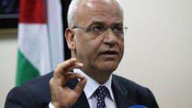 عريقات: “المفاوضات في وضع معقد وصعب جداً”