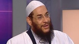 داعية  يدعو الله أن يحشره مع (يسرا) في الجنة؟