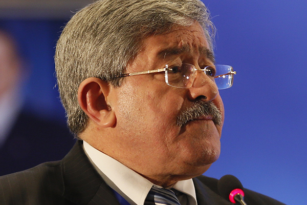 Ouyahia soutient la démarche de la Télévision publique