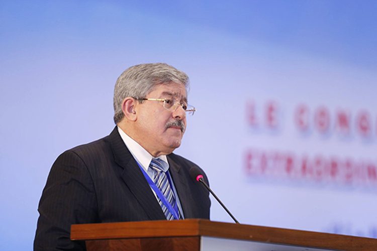Ouyahia invite la diaspora algérienne à investir en Algérie