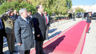 Rencontre Chahed-Ouyahia: Le dossier des touristes algériens au menu