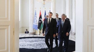 Marcon reçoit Ouyahia à l’Elysée