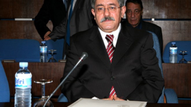 منع التعامل بالصكوك وتفعيل دور الضرائب والجباية