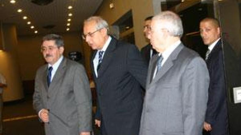 زياري وبن صالح يطالبان النواب بالنزول إلى المواطنين