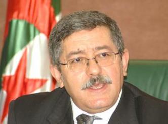 Algerian government set to pay civil servants' overdue wages shortly
