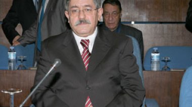 Algerian PM Ahmed Ouyahia announces new measures for economic operators