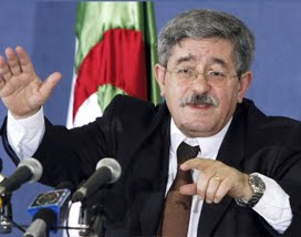 Le Premier ministre présente les conclusions de la tripartite devant la presse