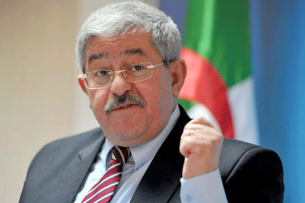 PM Ouyahia Enjoins Ministers To Address Grievances Of “Patriots” And Victims Of Terrorism