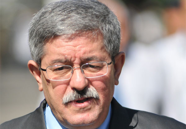 Bouteflika a chargé Ouyahia de mener les consultations de la révision de la constitution