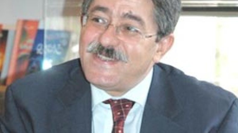 بوتفليقة يبعث الروح السياسية في أويحي