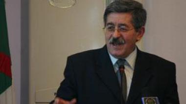 Ouyahia s'oppose aux privatisations