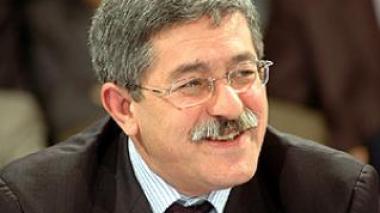 Ahmed Ouyahia:”Citizens should not believe the advocates of oil revenues' distribution on Algerians”