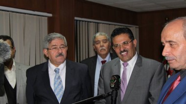 Ouyahia rencontre les leaders d’Ennahda tunisien